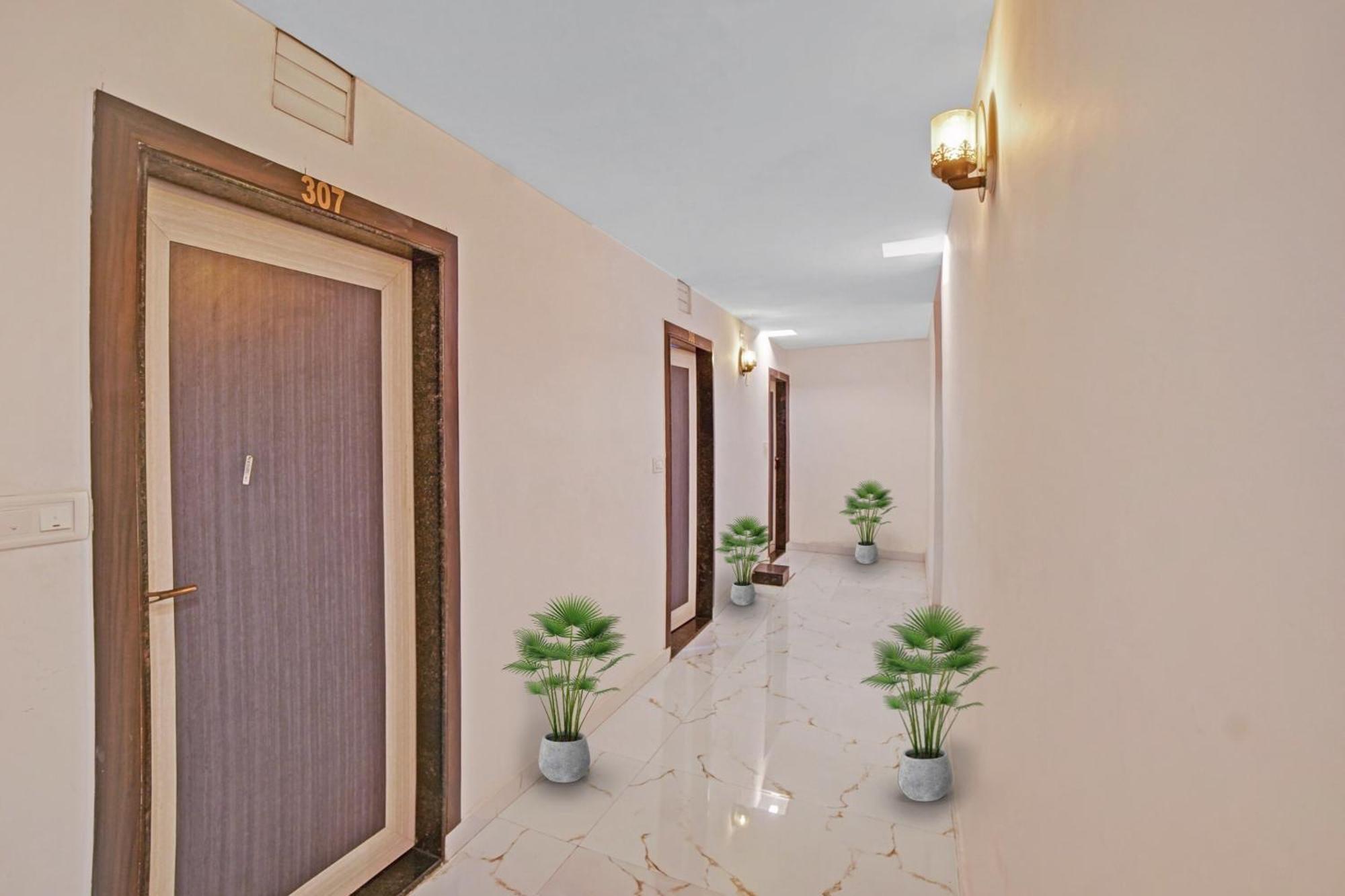 Hotel O Sandeep Rāipur エクステリア 写真